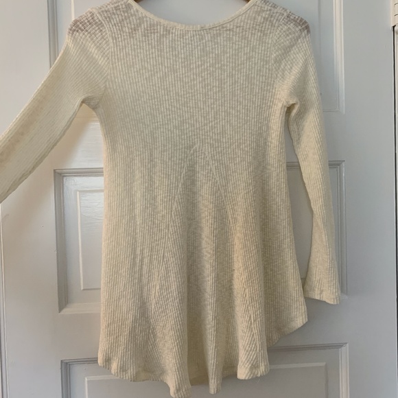 ILLA ILLA Cream Knit Sweater - Picture 3 of 4